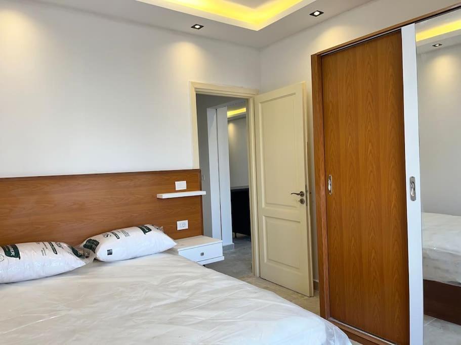 Apartment Stylish 2-bedroom In Celia Compound, New Administrative Capital Madinat al Amal